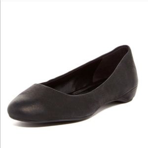 ECCO new black flats